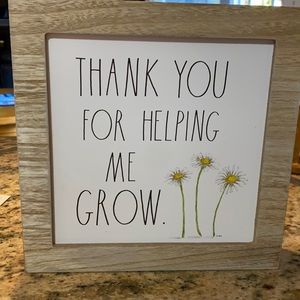 Home accent perfect for the teacher in your child’s life!